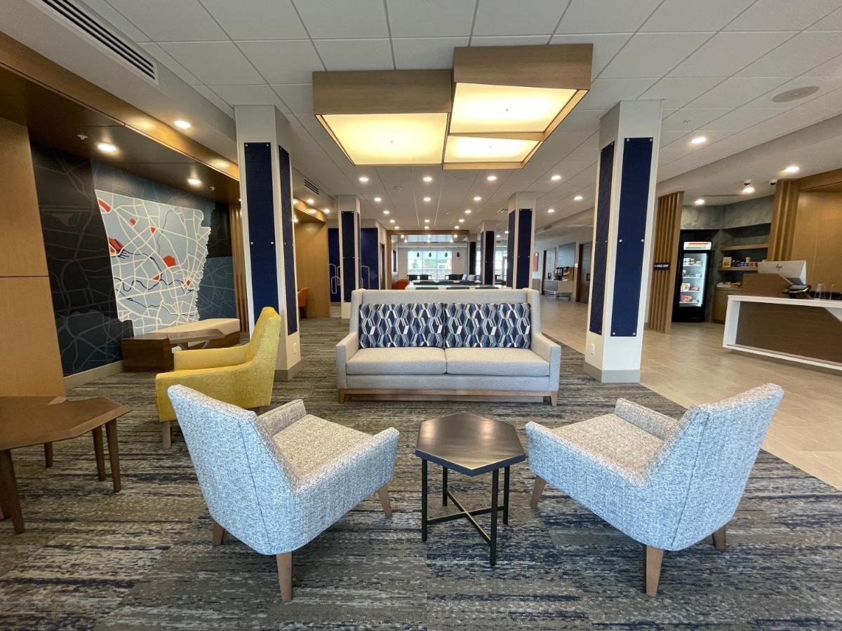 Holiday Inn Express & Suites - Ft. Smith - Airport By Ihg Fort Smith Buitenkant foto